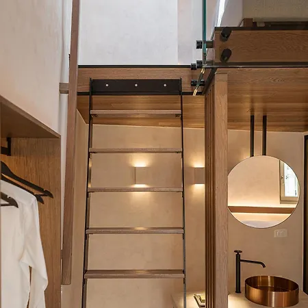 Monk 27 - Stylish Old Town Retreat