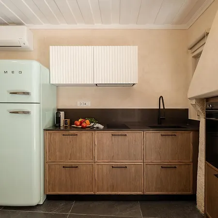 Monk 27 - Stylish Old Town Retreat בית נופש *