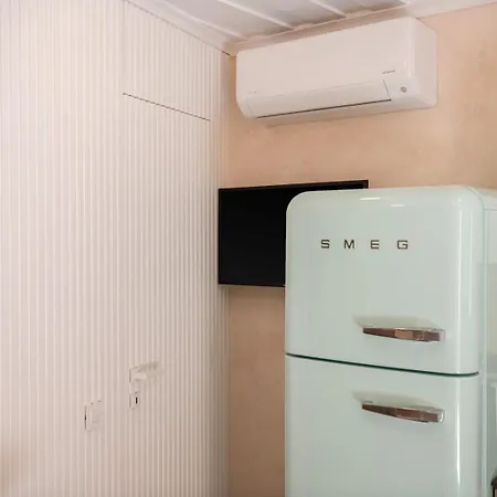 Monk 27 - Next To Old Venetian Harbor *