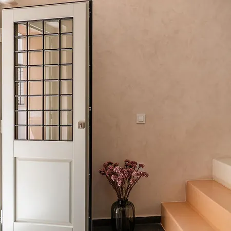 Monk 27 - Next To Old Venetian Harbor Ханья