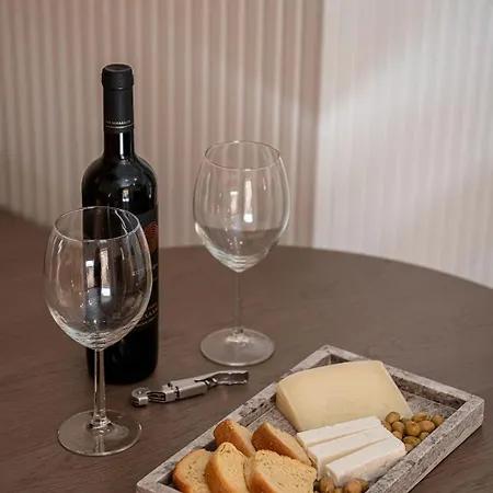 Monk 27 - Next To Old Venetian Harbor *