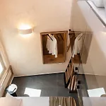 Monk 27 - Stylish Old Town Retreat