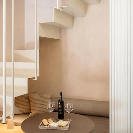 Monk 27 - Stylish Old Town Retreat