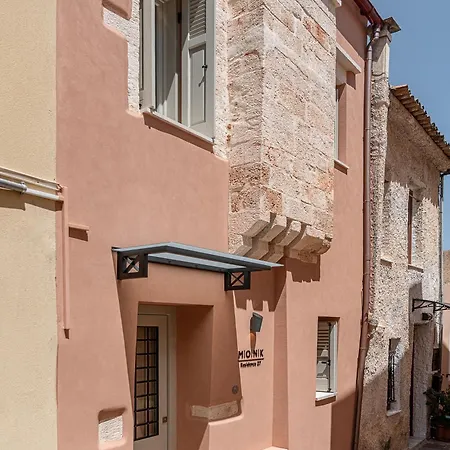 Monk 27 - Stylish Old Town Retreat Semesterbostad *