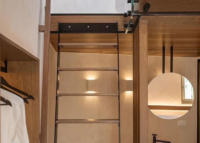 Monk 27 - Next To Old Venetian Harbor