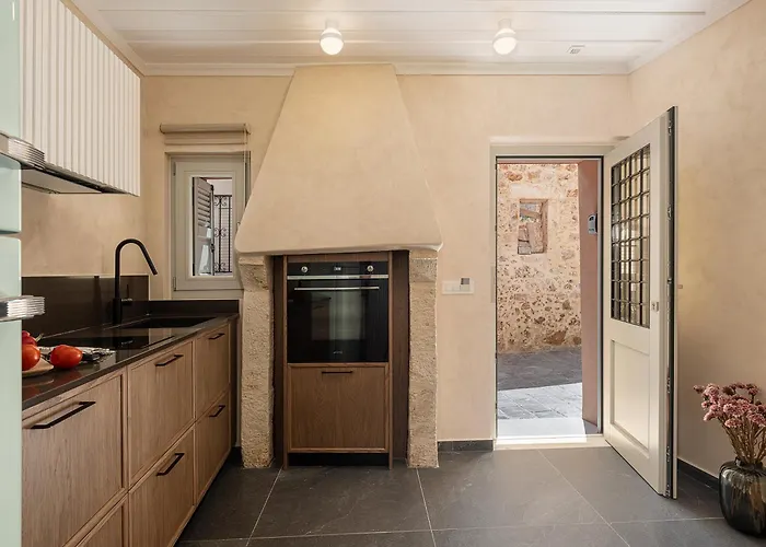 Casa vacanze Monk 27 - Next To Old Venetian Harbor La Canea