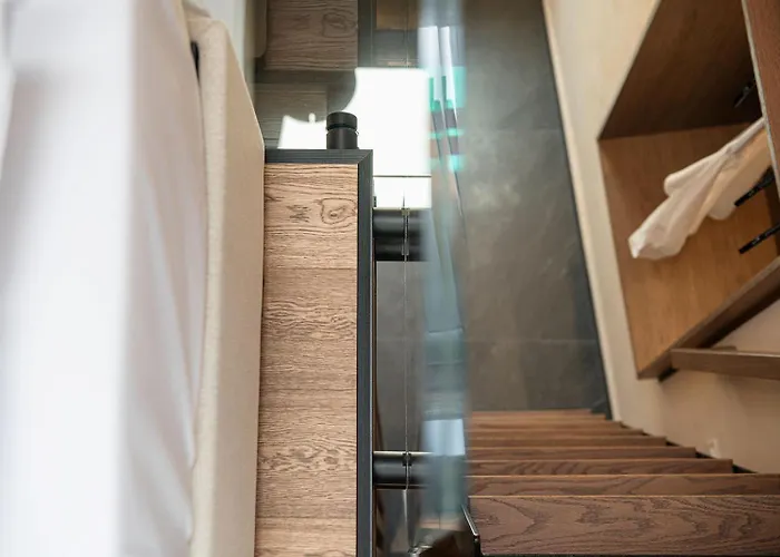 Monk 27 - Next To Old Venetian Harbor * La Canea