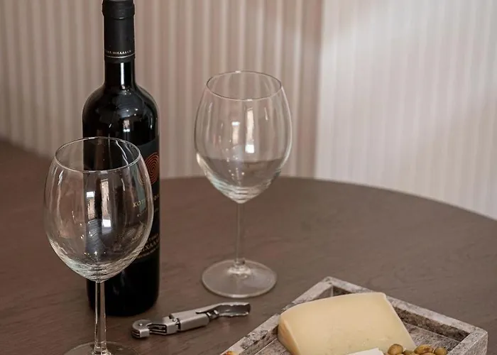 Monk 27 - Next To Old Venetian Harbor *